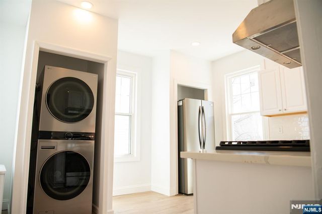 46 Garden Place 2, Edgewater, NJ 07020