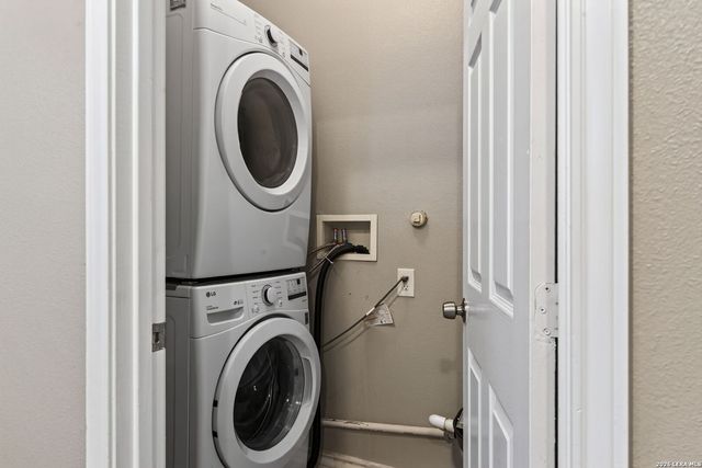 222 TESLA DR, San Antonio, TX 78228