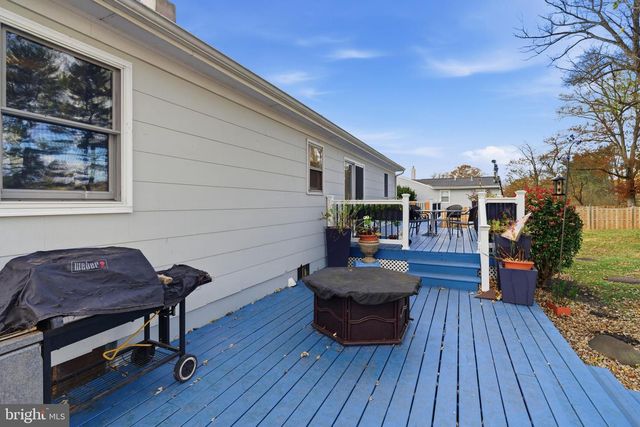 17 WOOSAMONSA RD, Pennington, NJ 08534