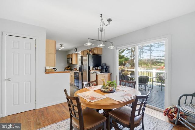 17 WOOSAMONSA RD, Pennington, NJ 08534