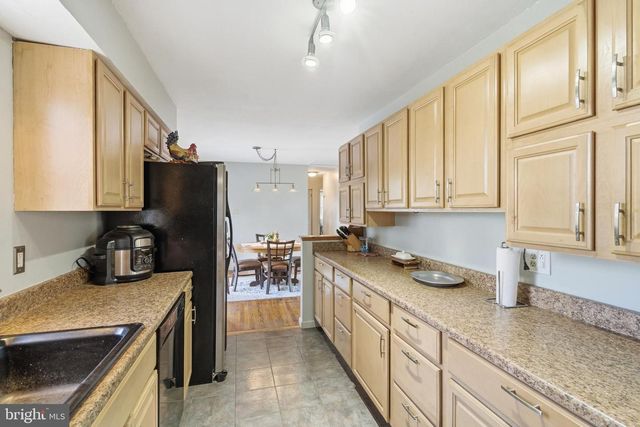 17 WOOSAMONSA RD, Pennington, NJ 08534