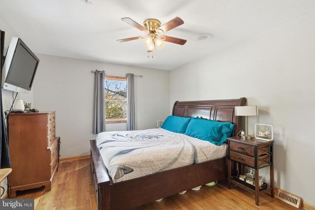 17 WOOSAMONSA RD, Pennington, NJ 08534