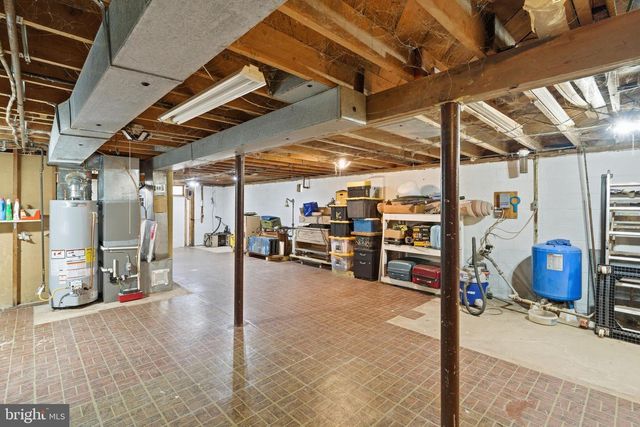 17 WOOSAMONSA RD, Pennington, NJ 08534