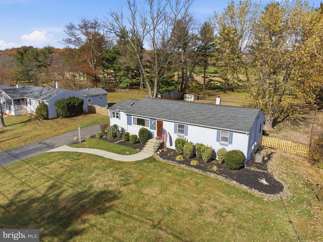 17 WOOSAMONSA RD, Pennington, NJ 08534