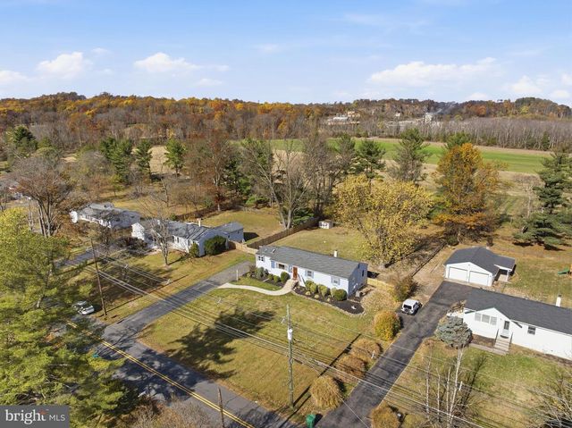 17 WOOSAMONSA RD, Pennington, NJ 08534