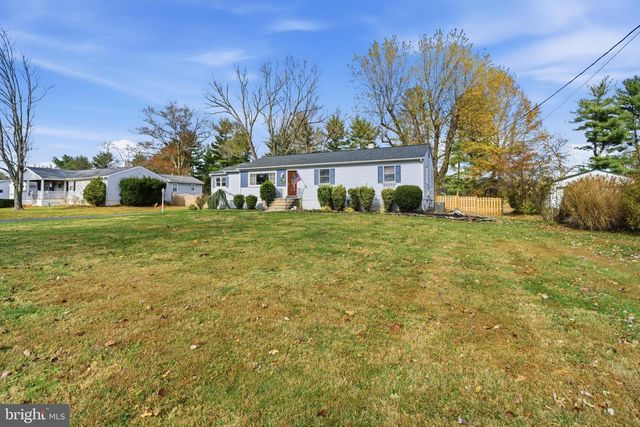 17 WOOSAMONSA RD, Pennington, NJ 08534