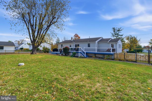 17 WOOSAMONSA RD, Pennington, NJ 08534