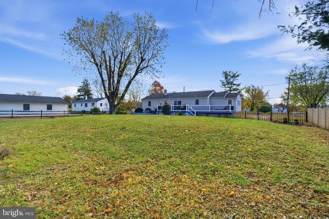 17 WOOSAMONSA RD, Pennington, NJ 08534