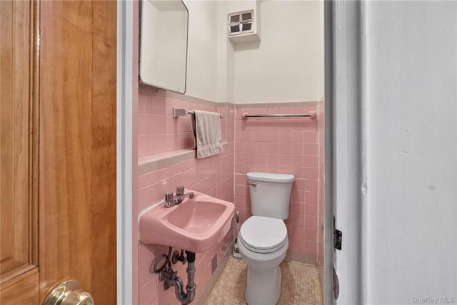 3043 Matthews Avenue, Bronx, NY 10467
