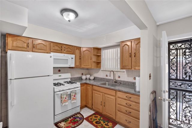 3043 Matthews Avenue, Bronx, NY 10467