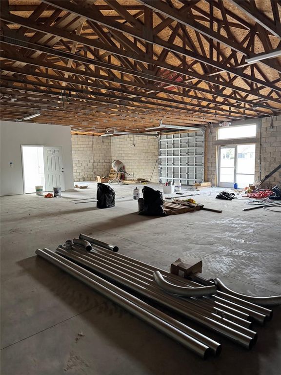 Image 10 of property listing at 6315 OLD WINTER GARDEN ROAD, Orlando, FL 32835