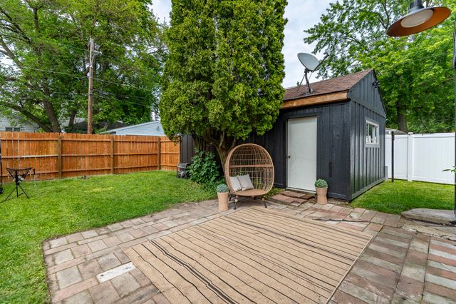 11 169th Street, Hammond, IN 46324
