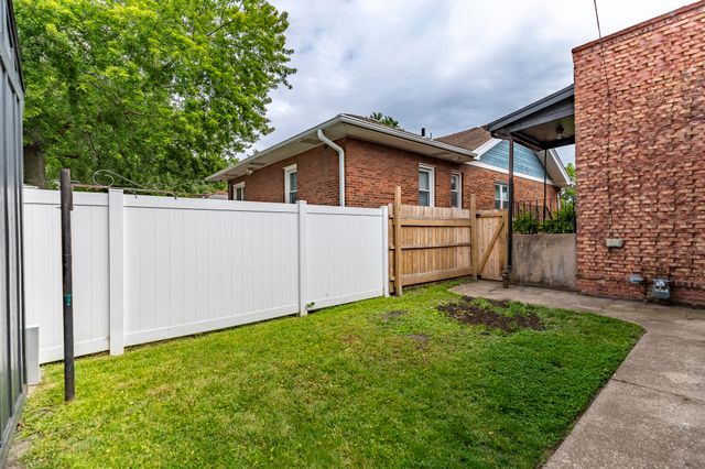 11 169th Street, Hammond, IN 46324
