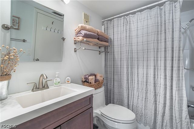 6220 Augusta DR 307, Fort Myers, FL 33907