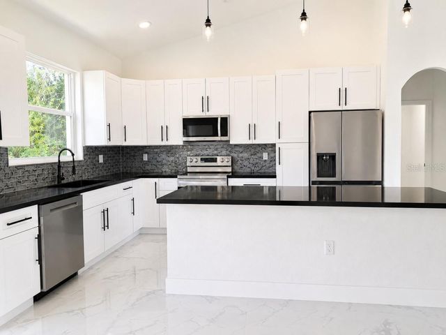 3476 SE HWY 484, Belleview, FL 34420