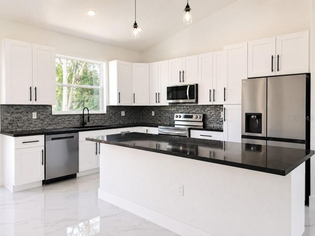 3476 SE HWY 484, Belleview, FL 34420