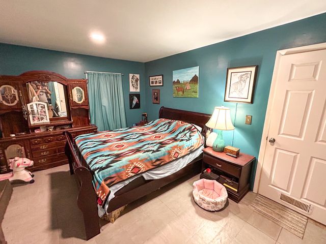 29832 Broad St, Bruceton, TN 38317