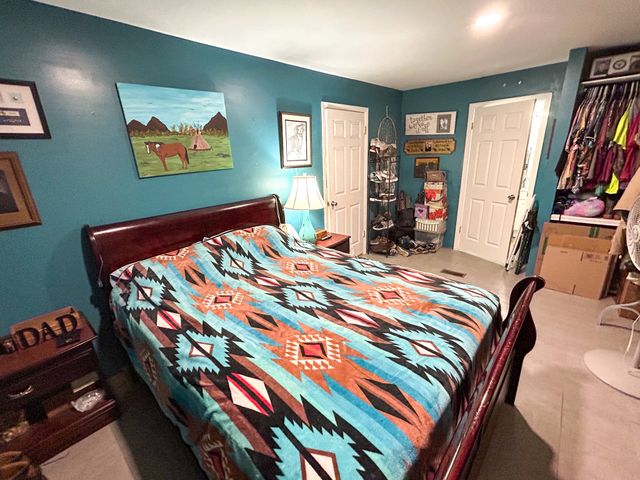 29832 Broad St, Bruceton, TN 38317