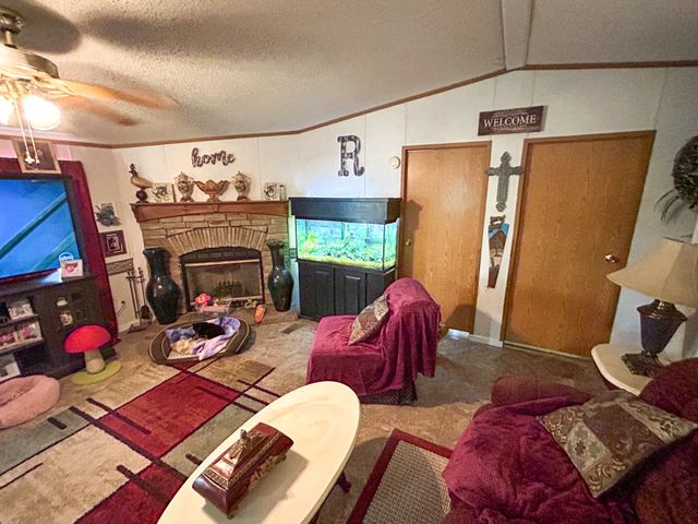 29832 Broad St, Bruceton, TN 38317