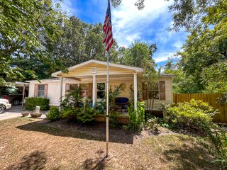 29832 Broad St, Bruceton, TN 38317