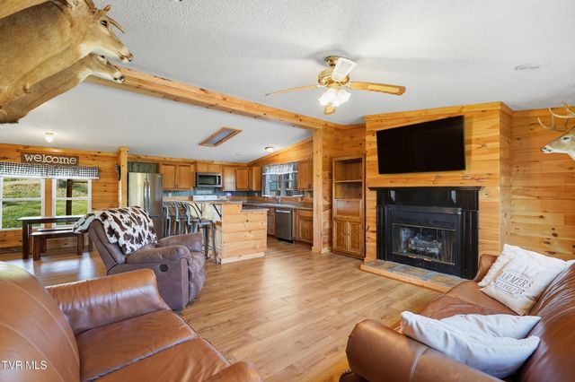 2886 Buffalo Hollow Road, Castlewood, VA 24224