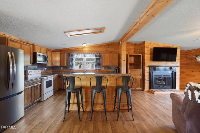 2886 Buffalo Hollow Road, Castlewood, VA 24224