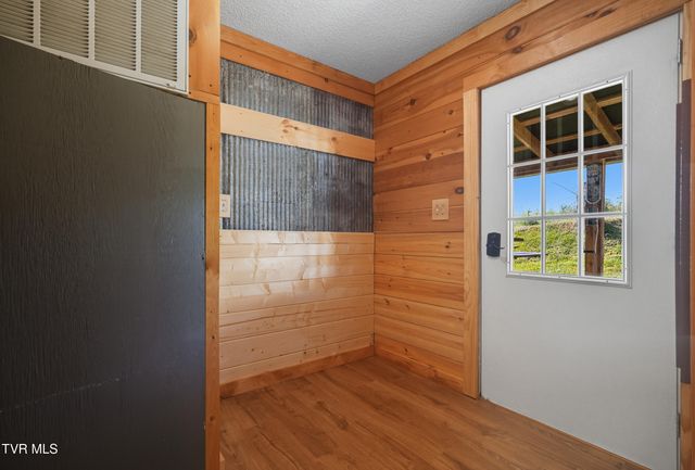 2886 Buffalo Hollow Road, Castlewood, VA 24224