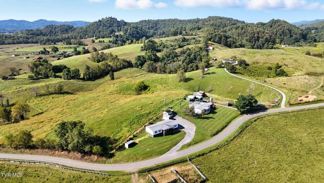 2886 Buffalo Hollow Road, Castlewood, VA 24224