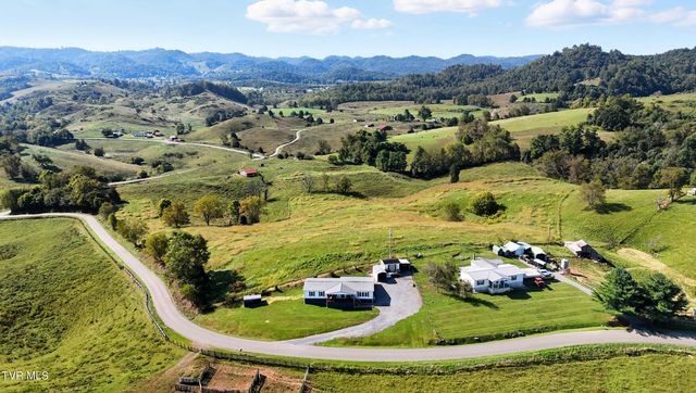 2886 Buffalo Hollow Road, Castlewood, VA 24224