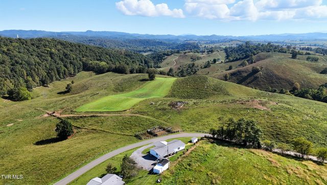 2886 Buffalo Hollow Road, Castlewood, VA 24224