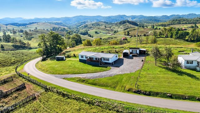 2886 Buffalo Hollow Road, Castlewood, VA 24224