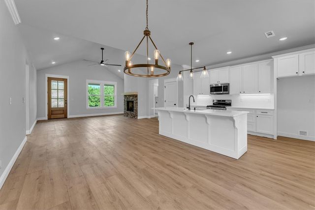 23 Caithness Drive, Bella Vista, AR 72715