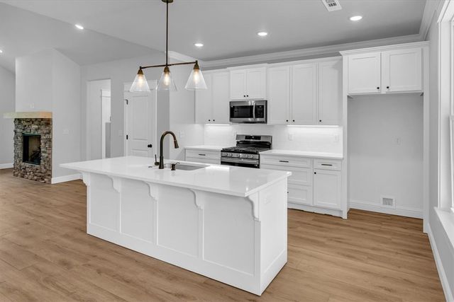 23 Caithness Drive, Bella Vista, AR 72715