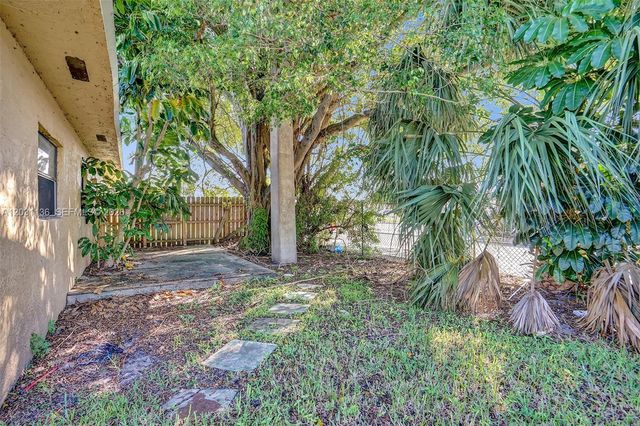 4041 NW 30th Ter, Lauderdale Lakes, FL 33309