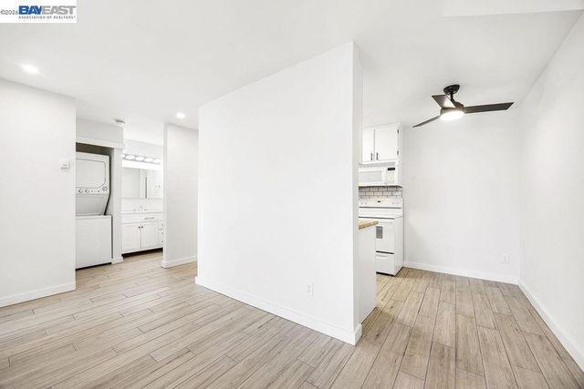 2077 Washington Ave 212, San Leandro, CA 94577