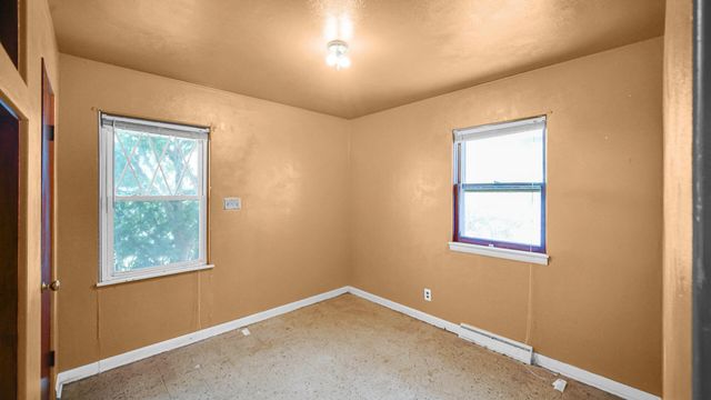 618 S Wisconsin Street, Hobart, IN 46342