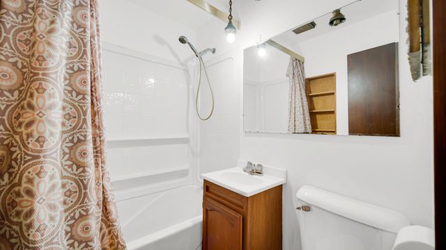 618 S Wisconsin Street, Hobart, IN 46342