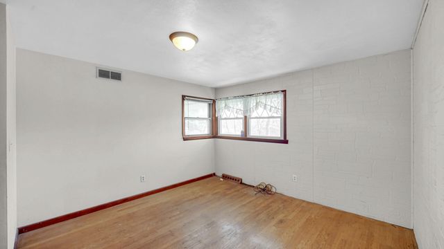 618 S Wisconsin Street, Hobart, IN 46342
