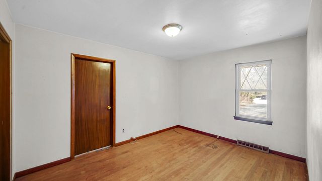 618 S Wisconsin Street, Hobart, IN 46342