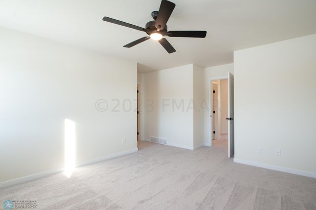 2580 FULTON Loop S, Fargo, ND 58104