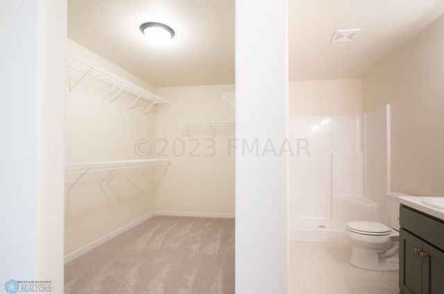 2580 FULTON Loop S, Fargo, ND 58104