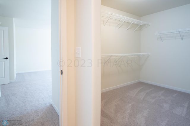 2580 FULTON Loop S, Fargo, ND 58104