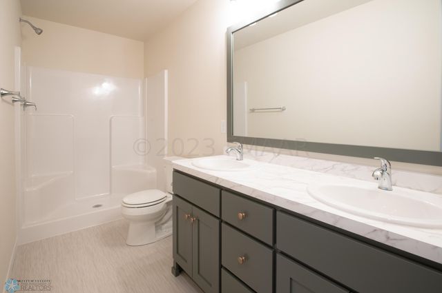 2580 FULTON Loop S, Fargo, ND 58104