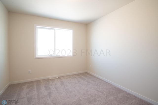 2580 FULTON Loop S, Fargo, ND 58104