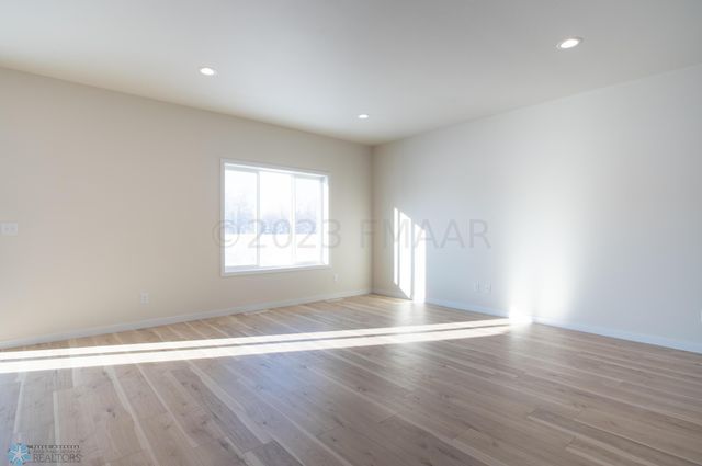 2580 FULTON Loop S, Fargo, ND 58104