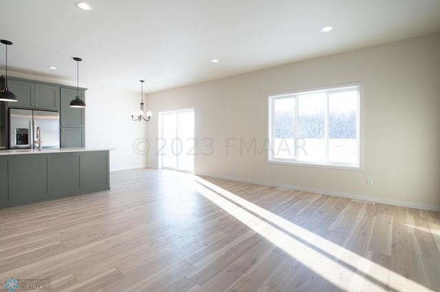 2580 FULTON Loop S, Fargo, ND 58104