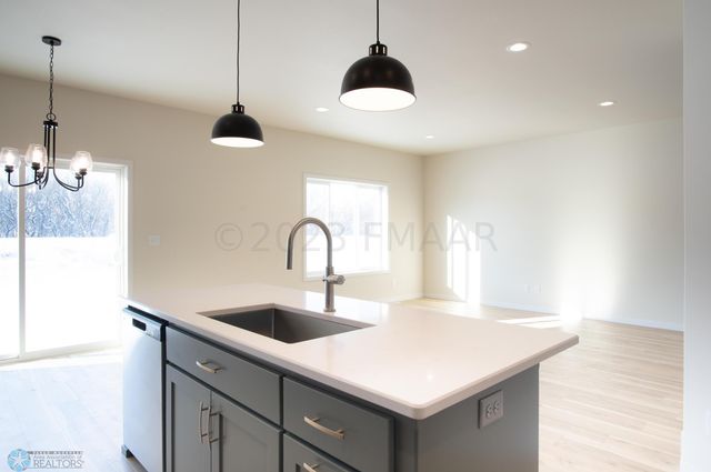 2580 FULTON Loop S, Fargo, ND 58104