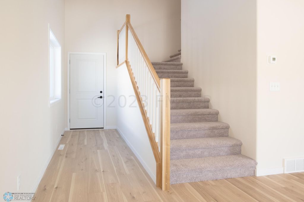 2580 FULTON Loop S, Fargo, ND 58104