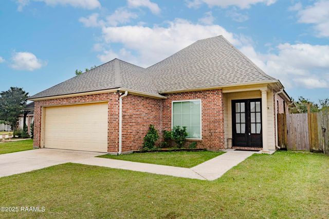 108 Fox Creek Drive, Youngsville, LA 70592