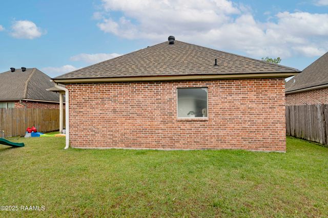 108 Fox Creek Drive, Youngsville, LA 70592